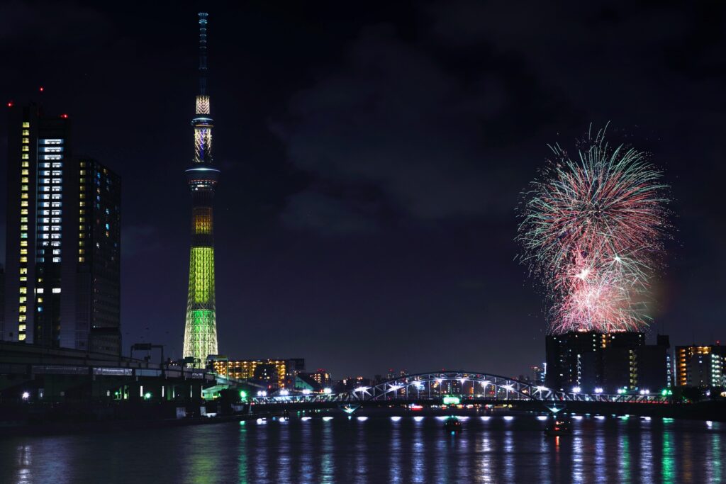 Fireworks appeared in the sky next to the Tokyo Sky tree tower
